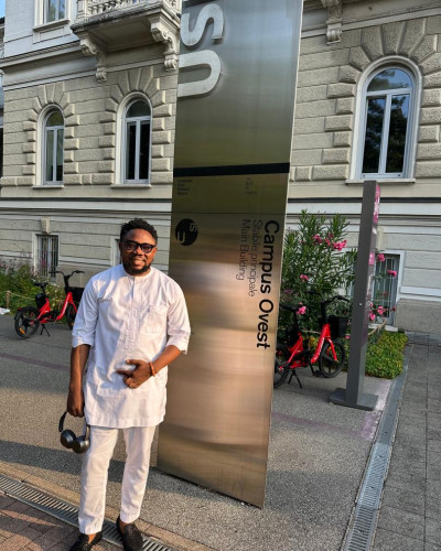 Dr Christopher Oyamienlen